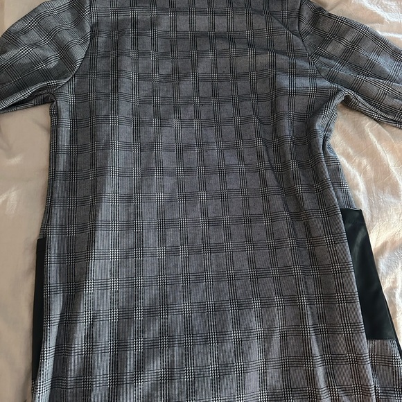 PebbyForevee tunic length checkered blazer - Picture 2 of 2